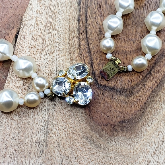 Gorgeous Faux Cultured Pearl Double Strand Necklace - Picture 6 of 11